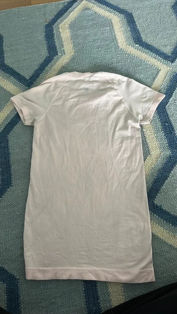 Lululemon Swiftly Tech Short Sleeve - Image 2