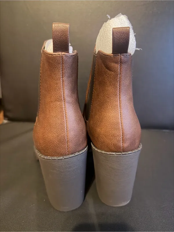 Brown Heeled Chelsea Boots - Image 4