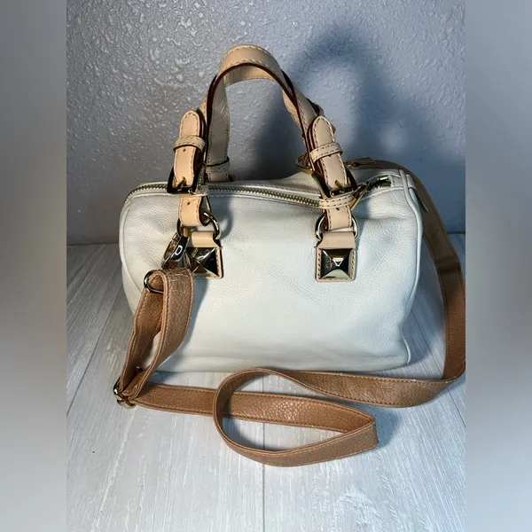 Vintage Michael Kors Cream Satchel with Gold Details - Image 4
