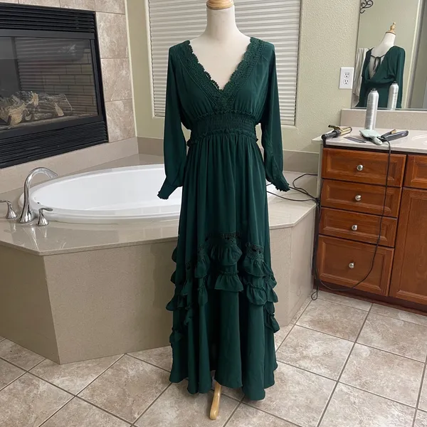 BALTICBORN pippA Women Emerald‎ Green Tiered Ruffle Maxi Dress Long Sleeve LAre - Image 3