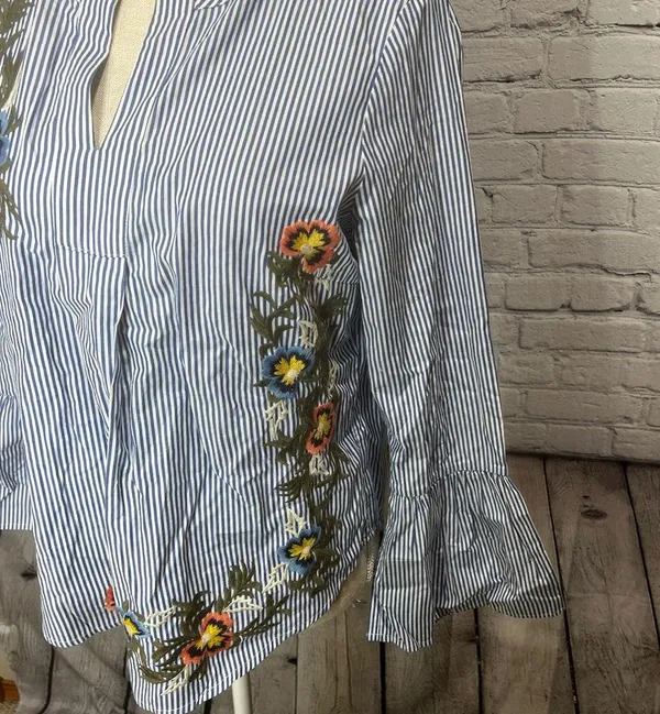NWT Caslon puff sleeve embroidered blouse small - Image 4