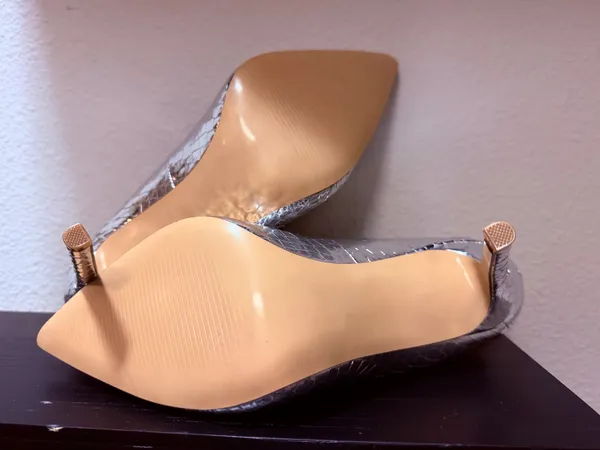 Steve Madden Silver Snake Skin Heels - Image 8