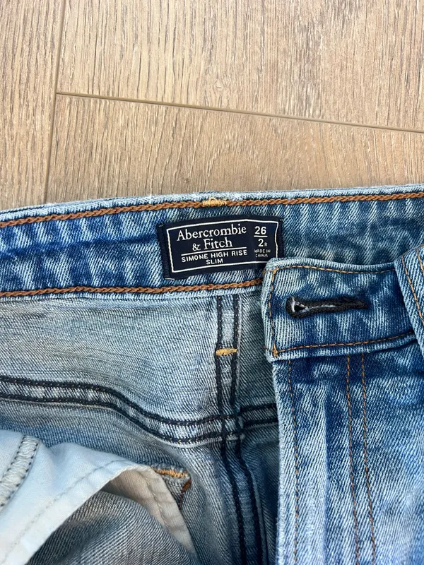 Abercrombie Jeans - Image 2