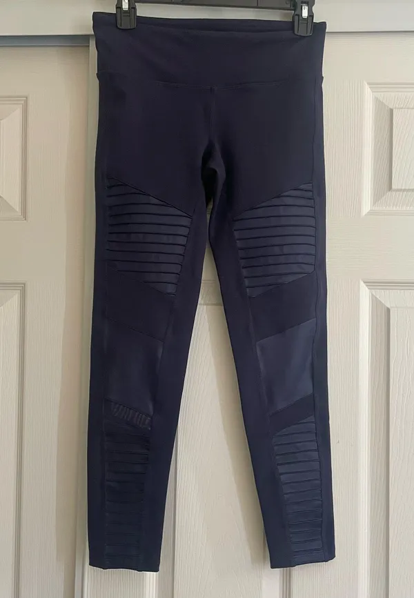 Alo yoga navy blue mesh moto leggings size small - Image 3