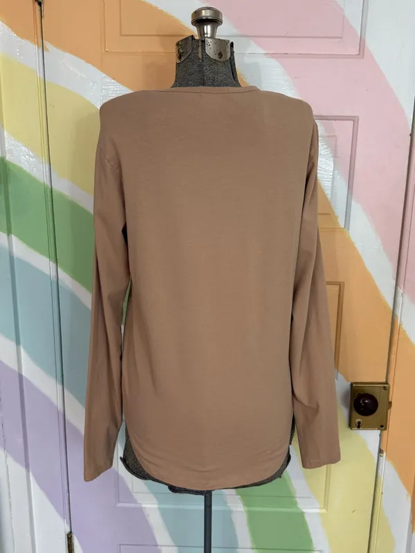 Nuuds Women’s Long Sleeve Curved Hem Cotton Shirt Sz S 💛🍄 - Image 3