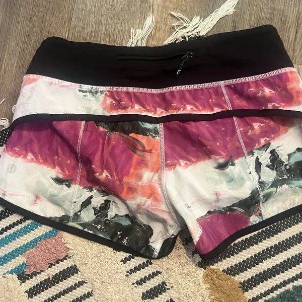 Lululemon speed short‎ in size 4 - Image 10