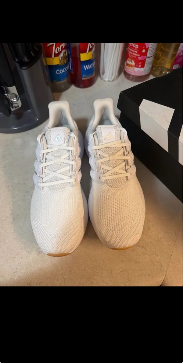 Women’s Adidas ultradream white shoes - Image 3