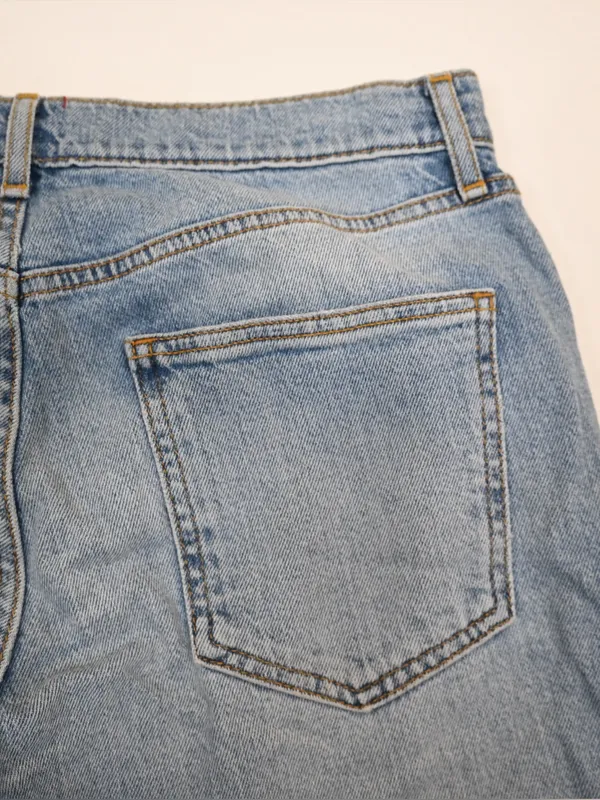 BDG Women's 29 Mid Rise Frayed Hem Flare Jean - Image 7