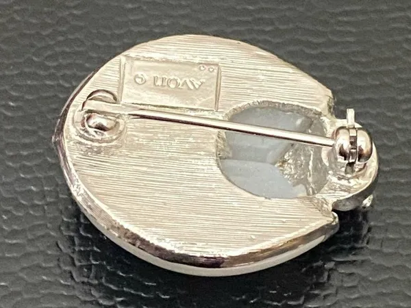 Vintage 70’s AVON Frosted Lucite Silvertone Ladybug Small Brooch 7.5g - Image 11