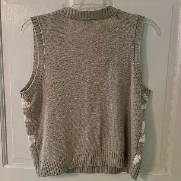 BELLE DU JOUR Green Sweater Vest - Image 2