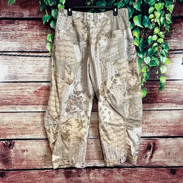 BDG x Free People Driftwood Parker Printed Barrel Jeans Size 10 Patchwork Floral - Image 2