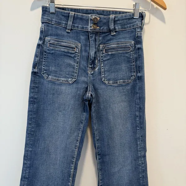 American Eagle Super Hi-Rise Flare Jeans Women Sz 4 Long Patch Pockets Cut Hem - Image 2