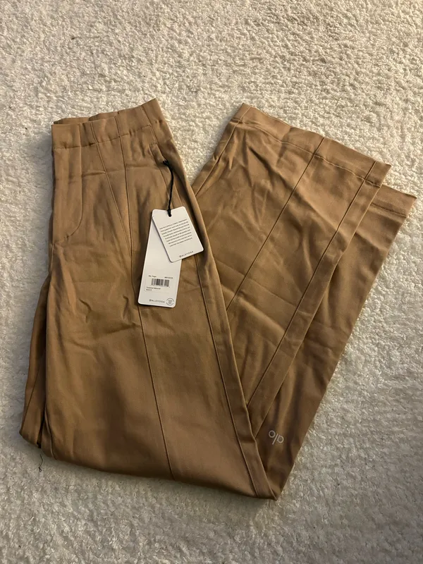 NWT Alo Yoga High-waist Moto Women Trousers in Toasted Almond. Size Small - Image 5