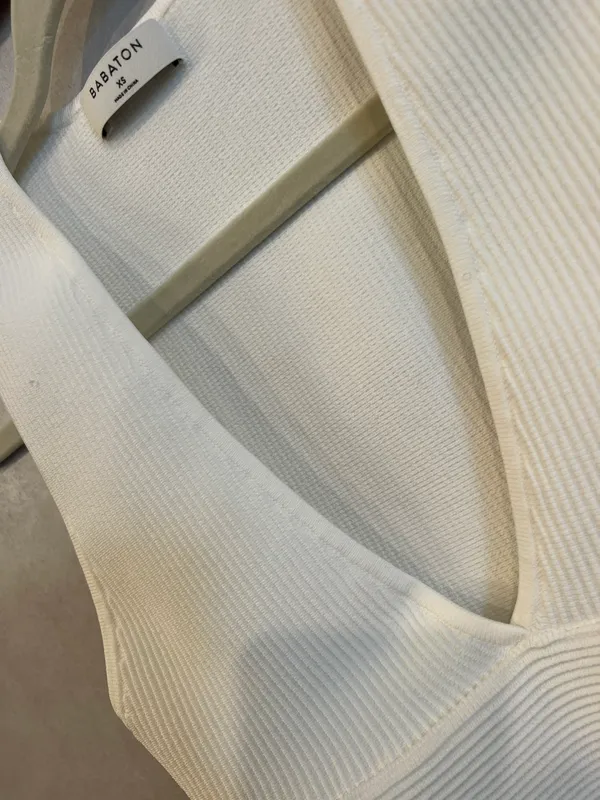 Aritzia Babaton Low V Top - Image 2