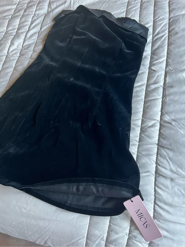 Micas Strapless Black Velvet Mini Dress - Image 6