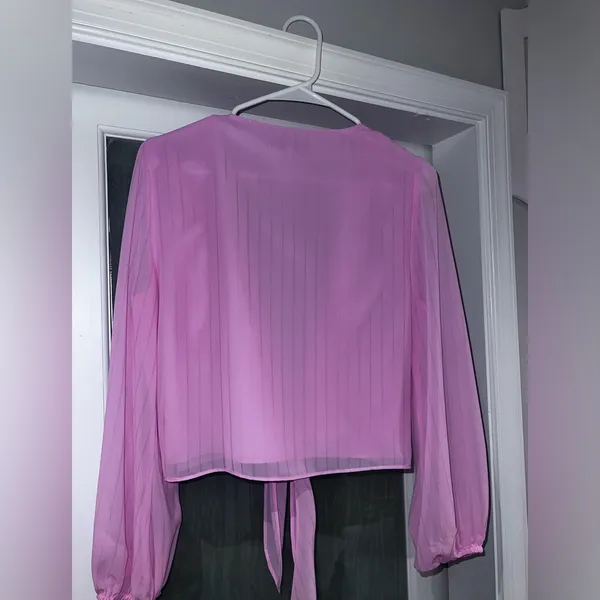 WAYF V-neck Pink Tie Front Blouse Lace Accent Top Small - Image 4