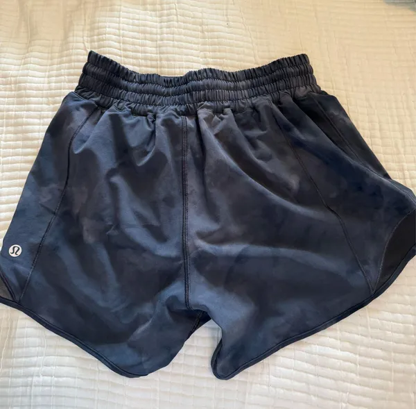 Lululemon High-Rise Hottie Hot Shorts 4 - Image 2