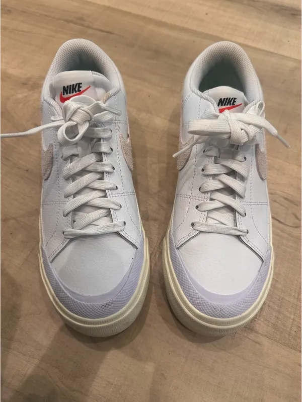 Nike sneakers - Image 3