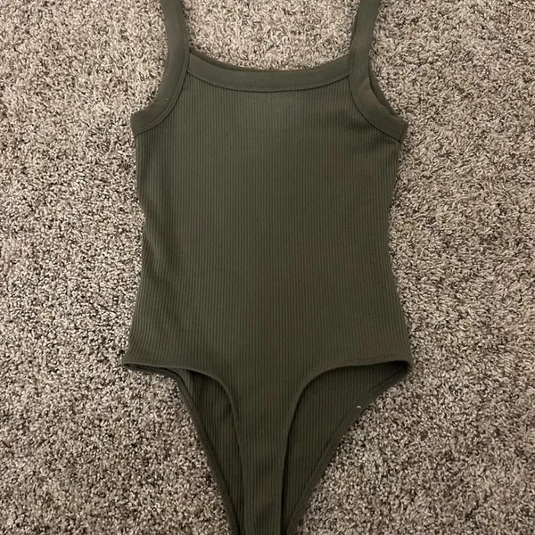 American Eagle Green ribbed bodysuit - Image 2
