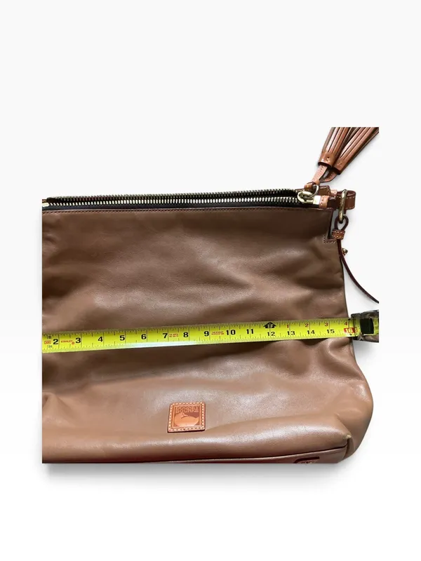 Dooney & Bourke smooth leather large hobo handbag mustard brown leather large - Image 6
