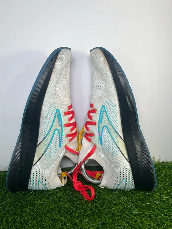 Brooks Levitate 5 Running Shoes Women’s Size 8 White Blue Pink Knit Sneakers - Image 6