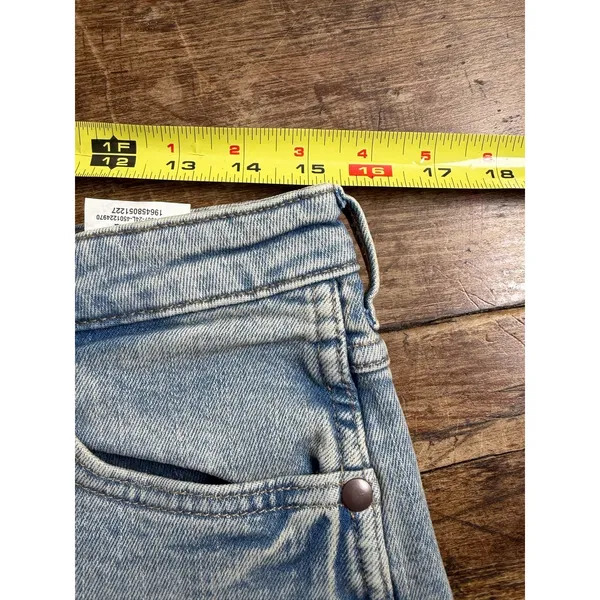 Wrangler High Rise Cowboy shorts NWT size 31/11 - Image 6