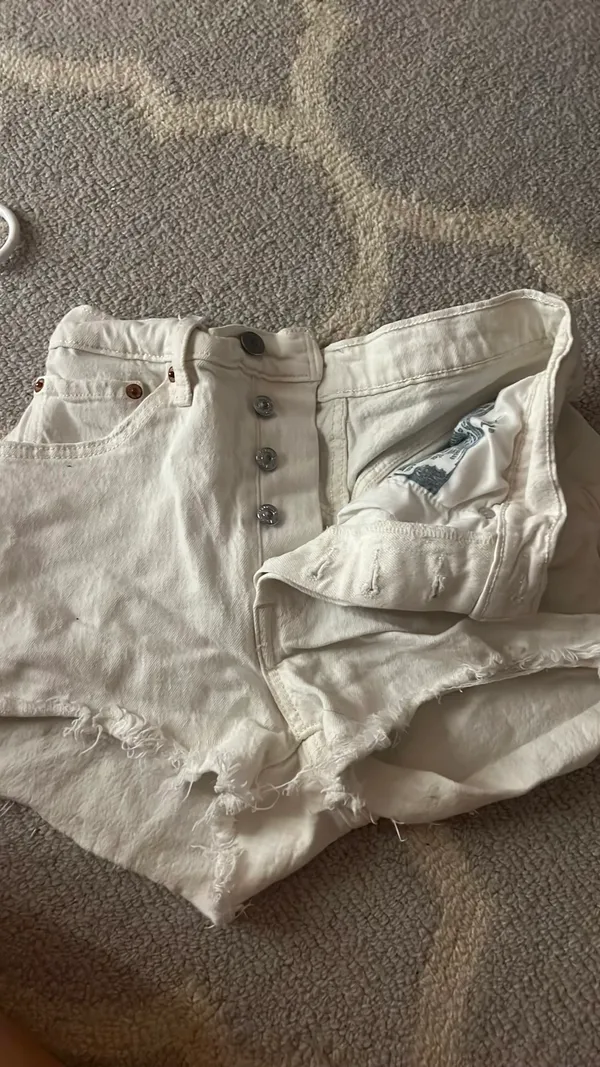 White Levi’s Shorts 501 Jean Women’s - Image 3