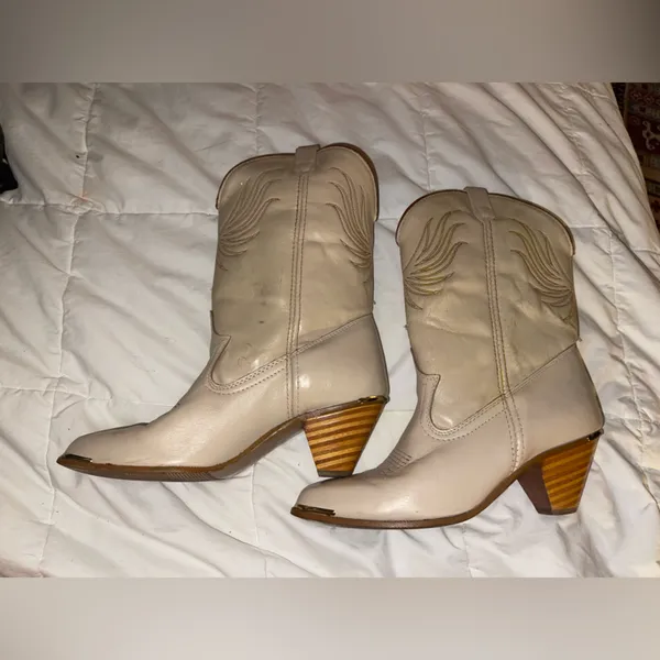 Vintage Dingo Cream Western Leather Boots Size 6.5 - Image 5