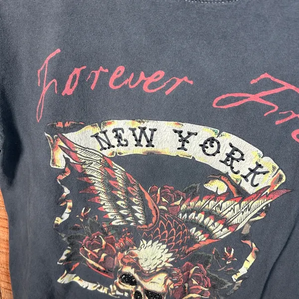 Forever 21 Gray NYC Eagle Skull Graphic Tee Rhinestone Edgy Grunge Small - Image 2