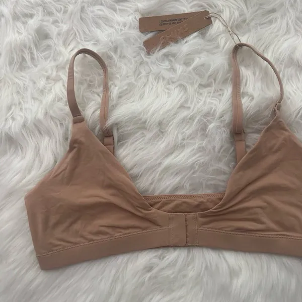 Skims Adaptive Fits Everybody Triangle Bralette Clay Size Large - Image 3