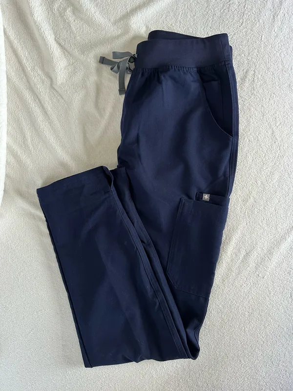 FIGS Yola Scrub Pants High-Waisted - Image 7