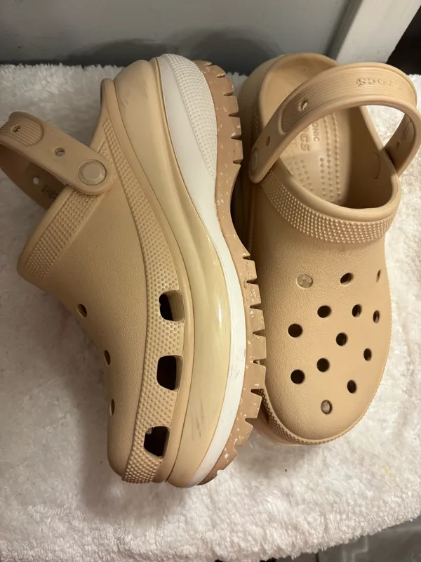 Platform Crocs Nude Sz. - Image 2