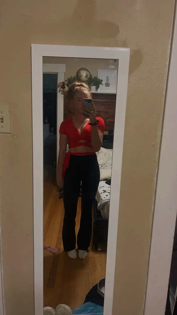 Cute SHEIN Stretchy Crop Top - Image 5