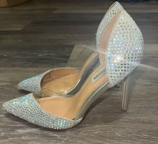 Gorgeous Steve Madden Silver Heels - Image 6