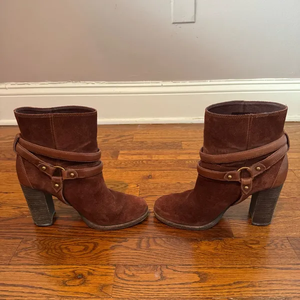 Ugg Women’s Dandridge Suede Leather Harness Ankle Boots in Mahogany‎ Size 8 - Image 6