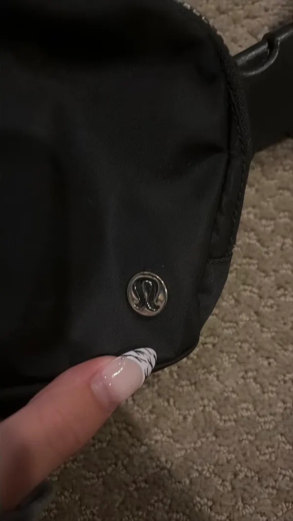 Lululemon Belt Bag Black - Image 2