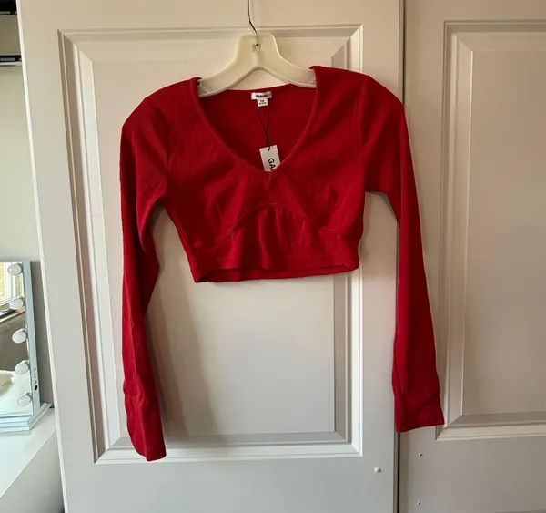 Garage Red V-Neck Long Sleeve Crop Top- NWT - Image 5