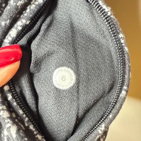 Lululemon Size 6 Runderful Long‎ Sleeve Knotted Jacquard Black White Running Gym - Image 9