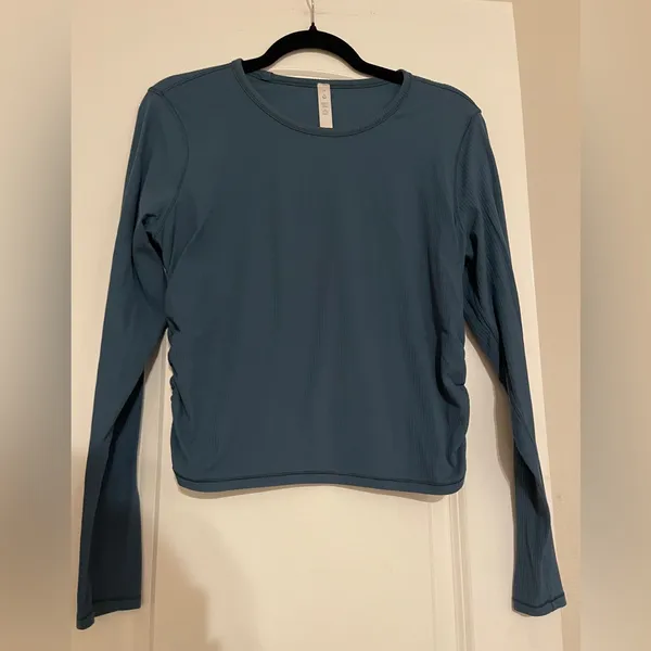 Lululemon Long Sleeve Ribbed Top - Size 10 - Excellent Condition! - Image 2