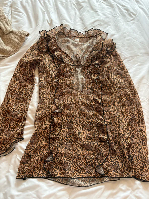 Strawberry Milk Mob coverup Brown Size M - Image 2
