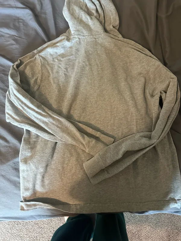 Gray Nike sweatshirt women size small - Image 5