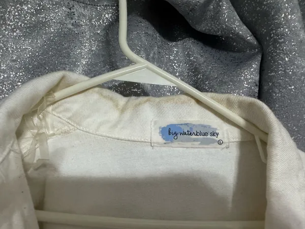 Boutique white jean jacket - Image 3