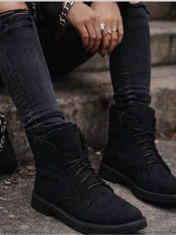 UGG Quincy Combat Boots Black Women’s Size 5 NIB Sheepskin Sold Out $170 Retail - Image 2