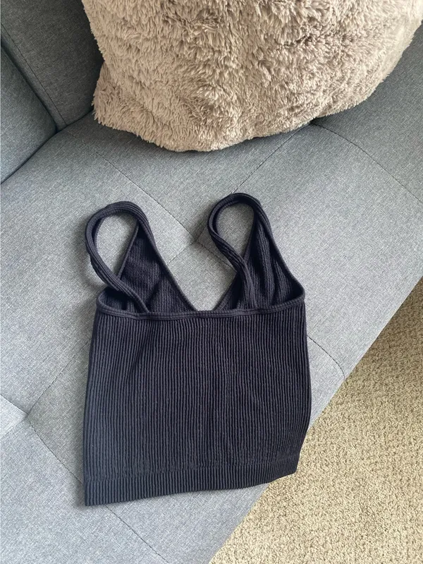 Black ribbed crop tank - Image 2
