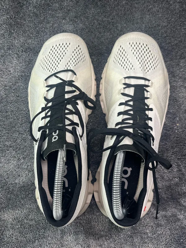 On Cloud X Women’s Size 9 Running Shoes White Black Training Sneakers - Image 5