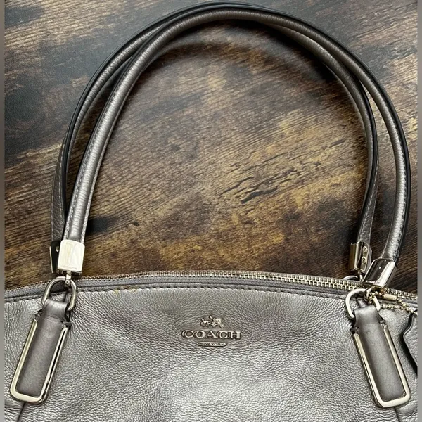 Coach | ladies Kelsey crossbody satchel handbag. - Image 8
