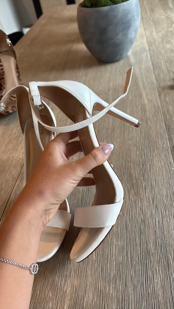 White target heels - Image 3