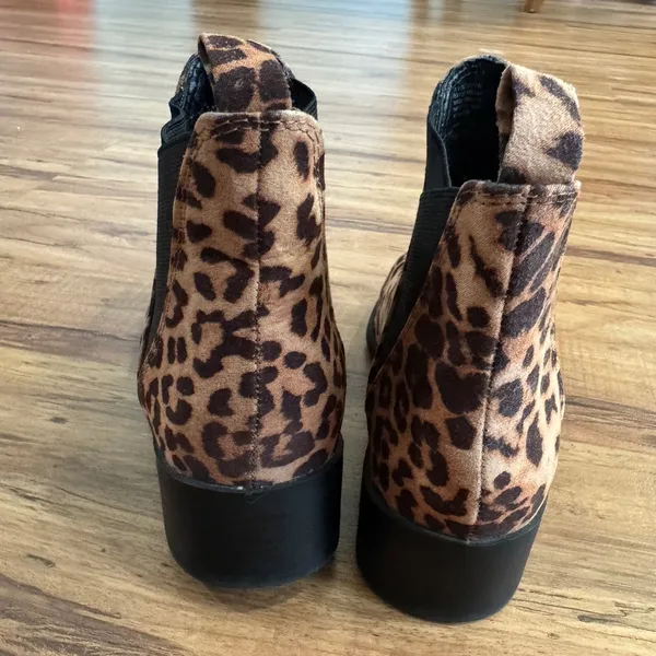 Bella Vita Leopard Print Ankle Boots Pointed Toe Chelsea Booties Brown Black‎ 9 - Image 3