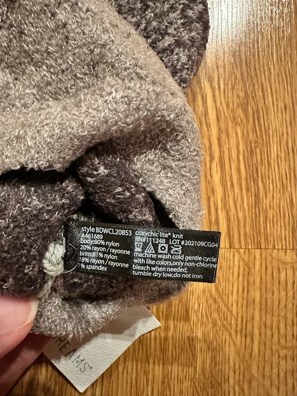 Barefoot Dreams Beanie - color Storm Grey-Dark Brown new with tags - Image 3