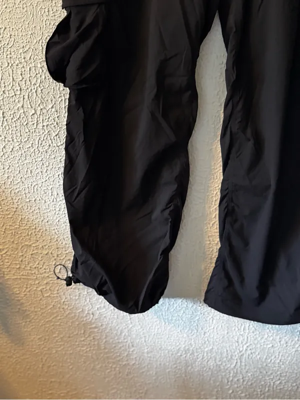 Lululemon Beyond the Studio Ruched Cargo pants LW5GILS black - Image 5